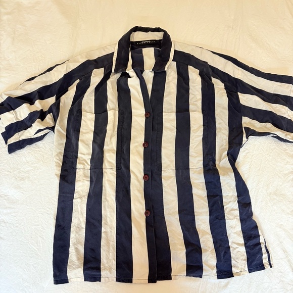 Ellen Tracy Women’s 100% Silk Striped Button Down Shirt - Picture 2 of 5